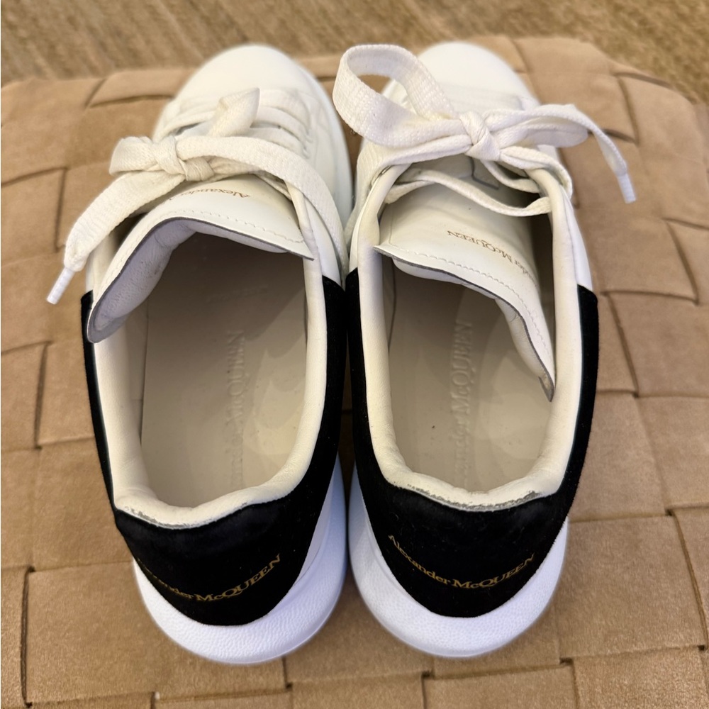 Alexander McQueen White and Black Sneakers AUTHENTIC - Picture 9 of 12